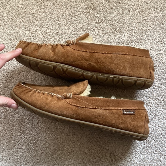 **SOLD ON MERC** L.L. Bean Slippers - Picture 4 of 8